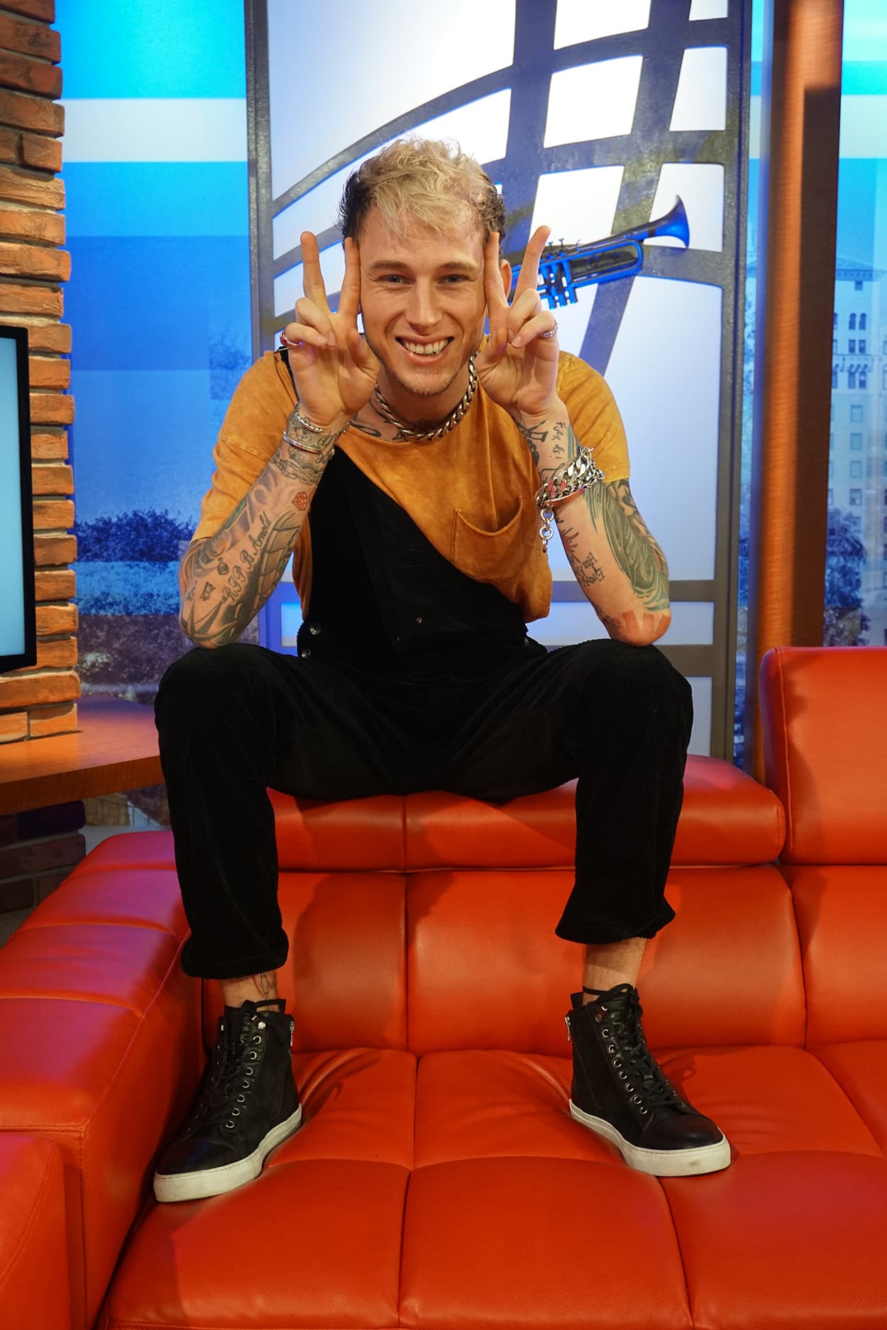 The music artist chilled and met with some of our lucky listeners inside the Uforia Lounge.