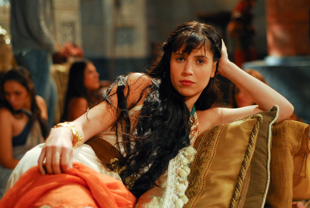 Noche a noche verás cómo su sensualidad provocará que la pasión se encienda.