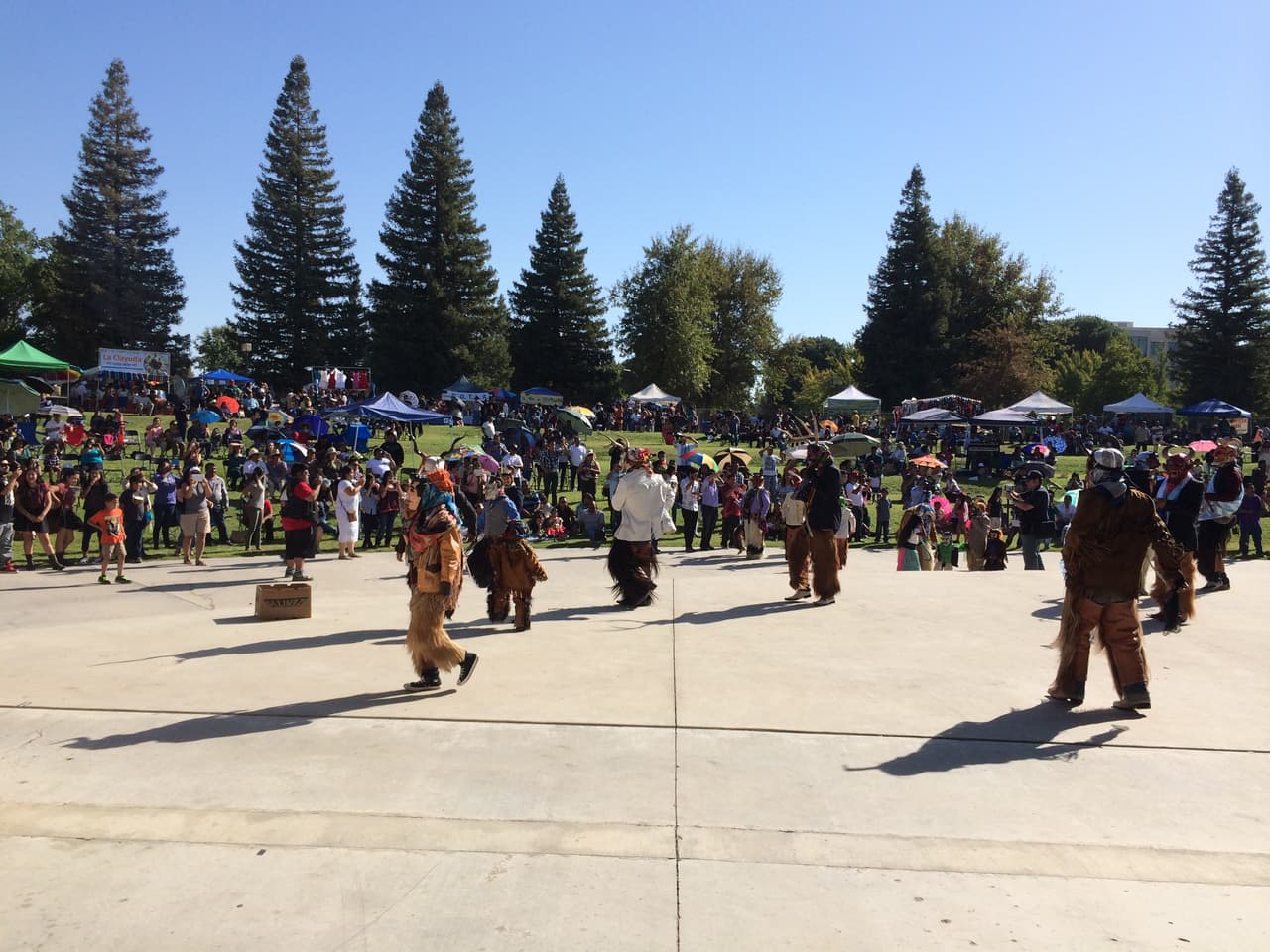Las tradiciones populares unen a generaciones de oaxaqueños, y durante el evento los participantes podrán disfrutar de sus bailables tradicionales, obras artesanales y su 
<a href="https://www.univision.com/local/fresno-kftv/estas-son-las-autodenominadas-capitales-del-mundo-que-se-encuentran-en-california-fotos">gastronomía,</a> entre ellos los
<b> platillos más populares de moles y tlayudas</b>. 
<br>