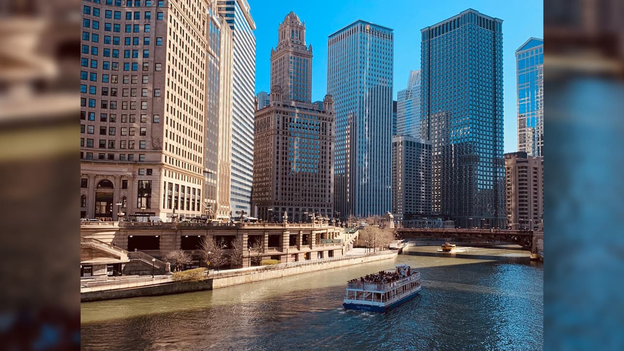 Fue cuatro años después, el 4 de marzo de 1837, cuando la Ciudad de Chicago fue reconocida formalmente. En 2022, cumple 185 años de su incorporación.