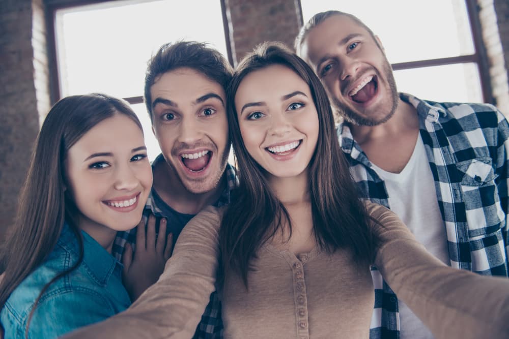 Sin caer en la desconfianza no dejarte engañar por quienes se muestran quejumbrosos para inspirar lástima porque no siempre realmente son sinceros y en tu poder está descubrir esa cualidad oculta detrás de las apariencias. Cuidar tus pies, no usar calzado inapropiado y visitar el podiatra regularmente.