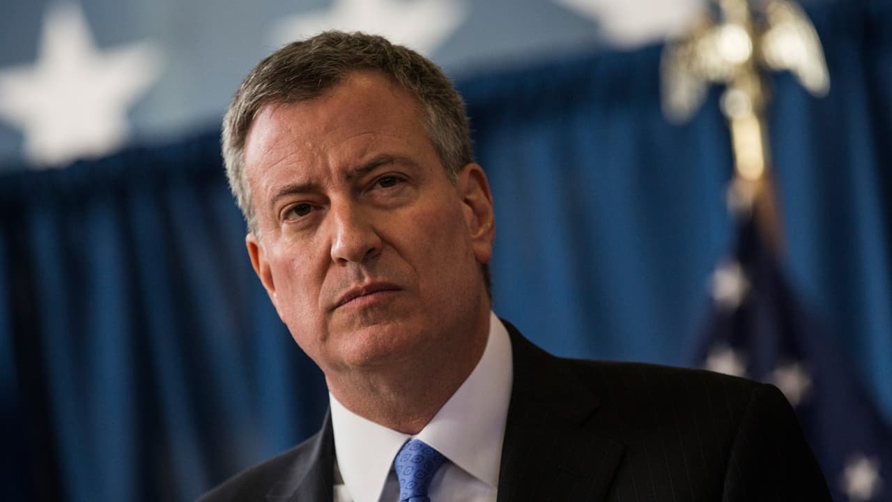 De Blasio ordena a agencias de la ciudad a ayudar a inscribir a los neoyorquinos en el seguro médico