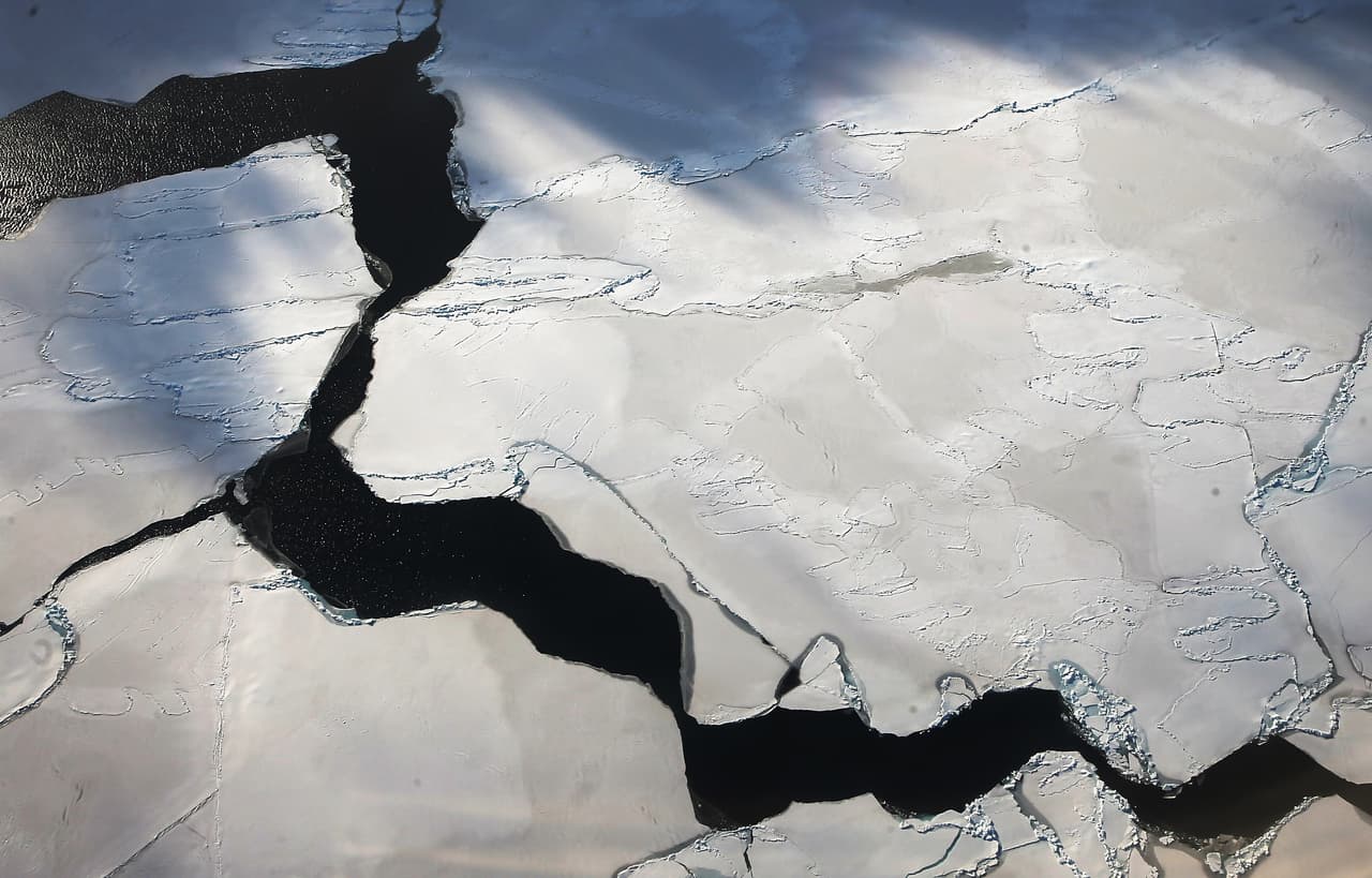 Vista de la Antártida desde una ventana de la NASA Operation IceBridge, en una imagen del 27 de octubre de 2016.