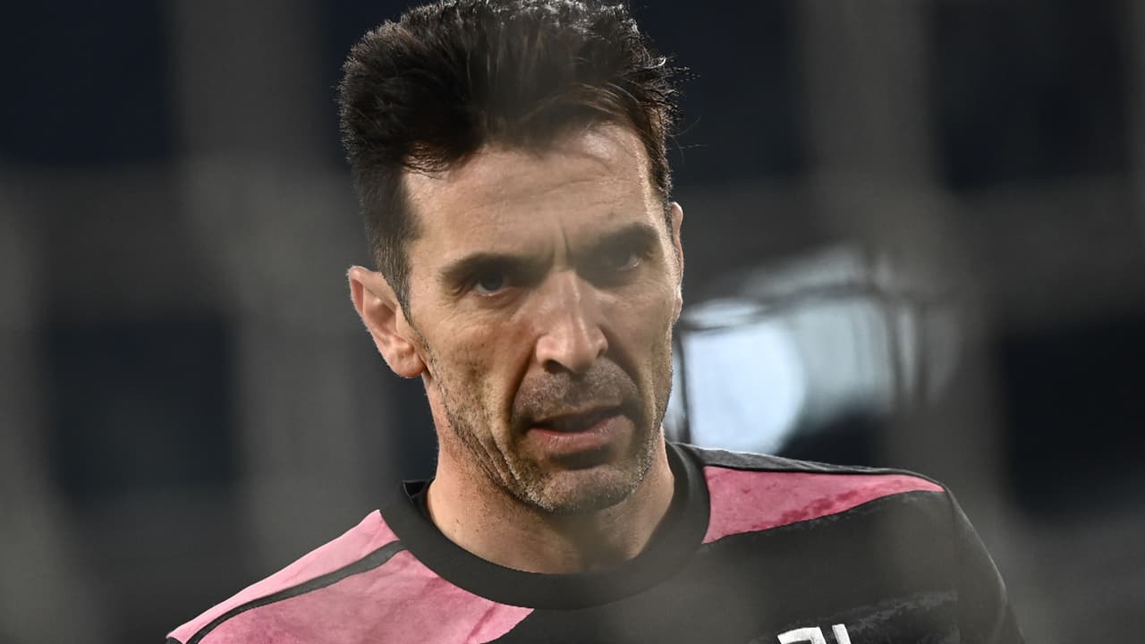 Multan con más de 5 mil dólares a Buffon por insultar a Dios