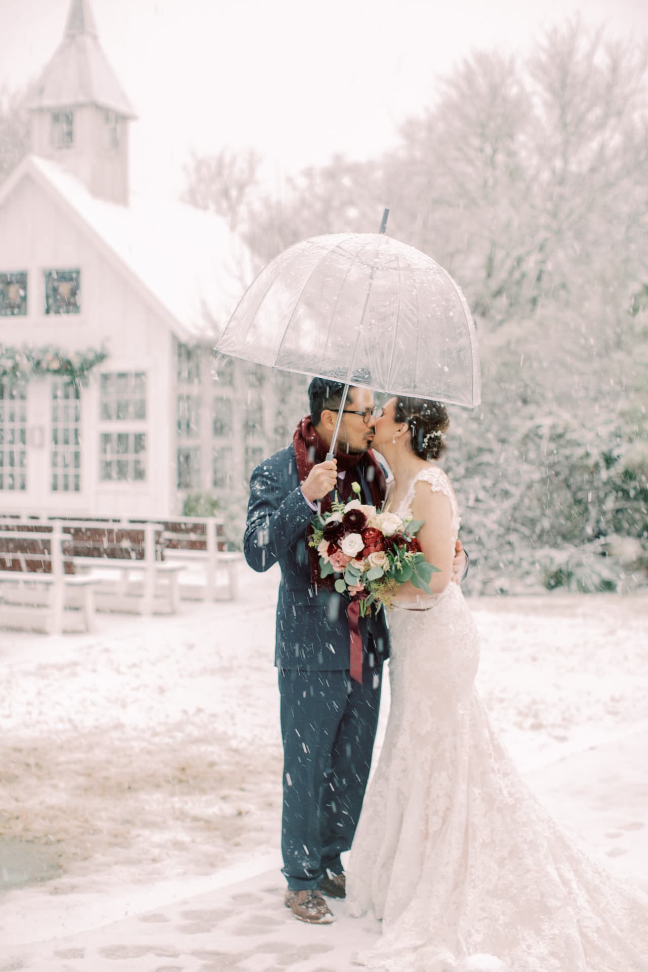 La pareja organizó la ceremonia en '7f Lodge' ubicado en College Station. El momento especial fue captado por la cámara profesional de Ashley Monogue Photography.