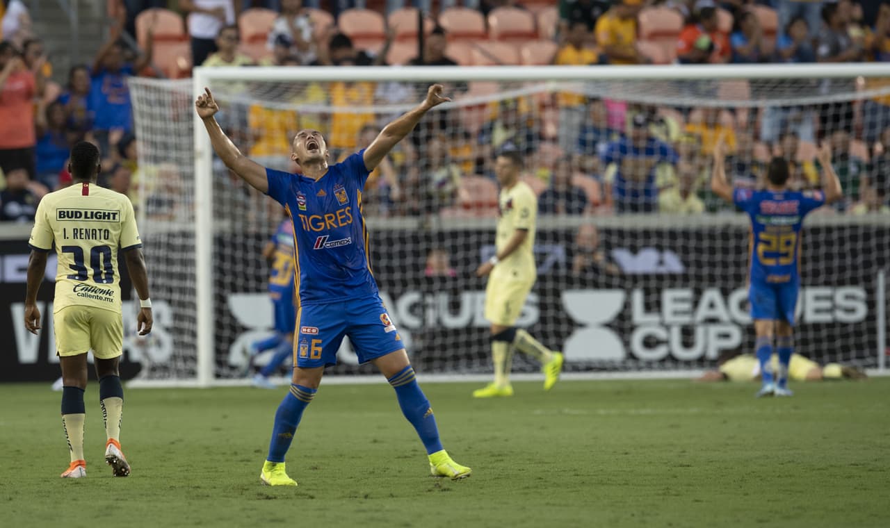 Un autogol de Bruno Valdez de último minuto y un penal fallado por Leonel López dio a Tigres el pase a la final.