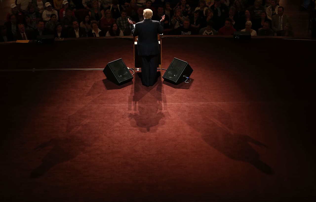 La campaña sin dinero del multimillonario Donald Trump