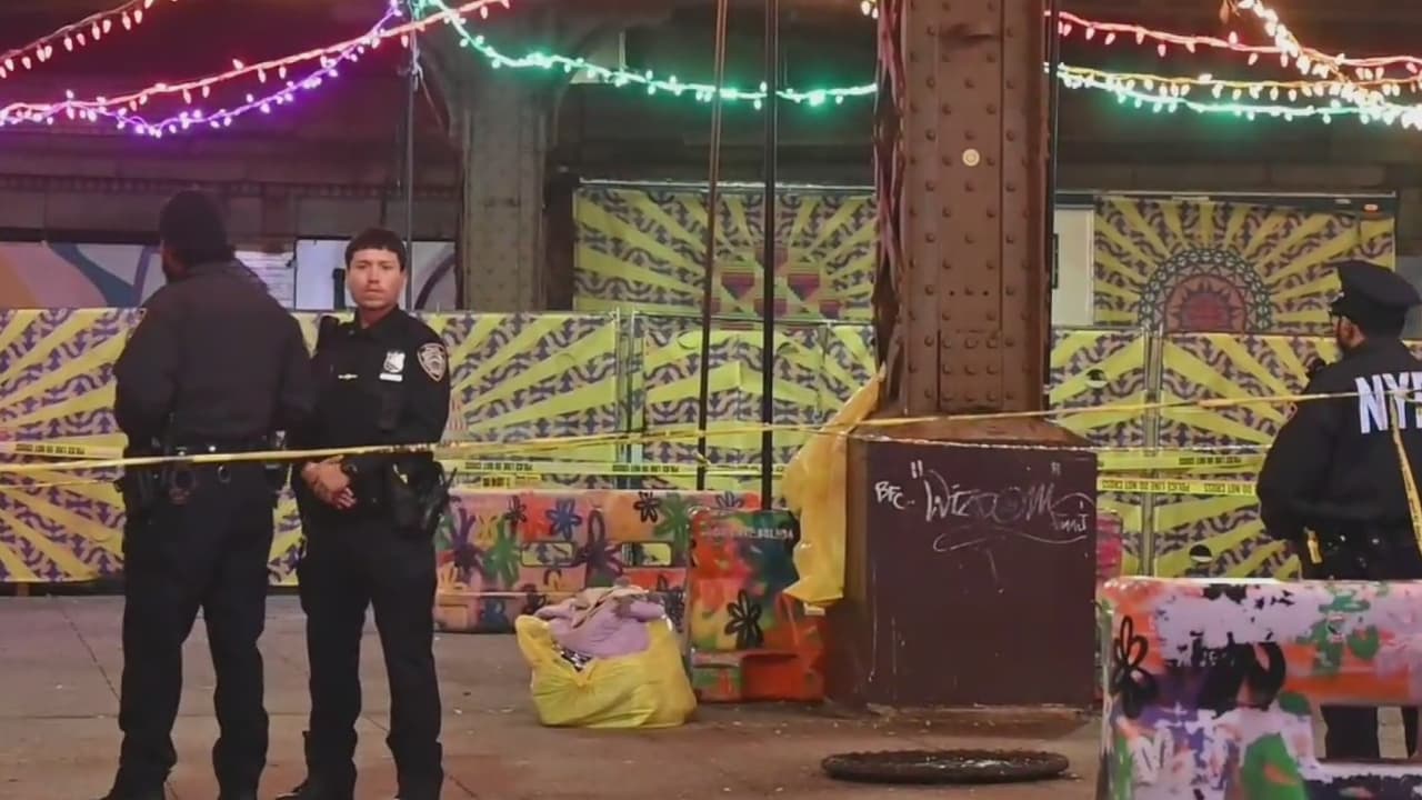 Encuentran el cuerpo de una mujer dentro de una bolsa plástica en una acera de East Harlem