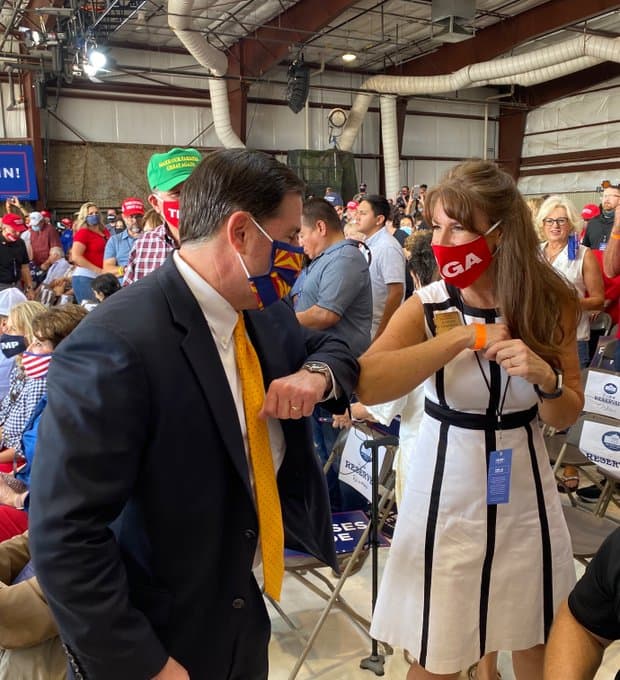 “¡Emocionado de estar en Yuma para dar la bienvenida al 
<a href="https://www.univision.com/local/arizona-ktvw/elecciones-estados-unidos-2020/el-presidente-donald-trump-regresara-a-arizona-la-semana-de-la-convencion-nacional-democrata">presidente de regreso a Arizona</a>! ”, publicó en Twitter el gobernador de Arizona. 
<br>