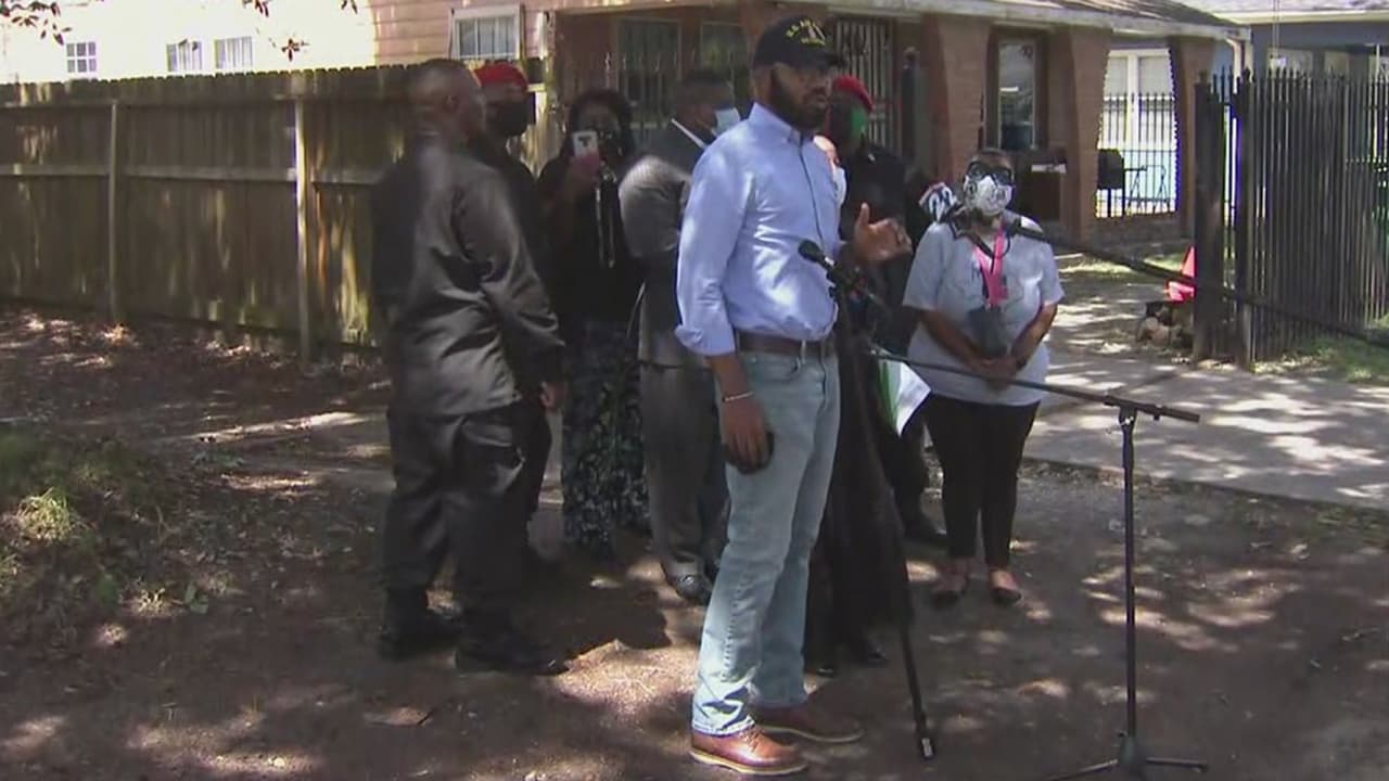 Grupo de activistas pide a Sylvester Turner la renuncia del jefe de la policía de Houston