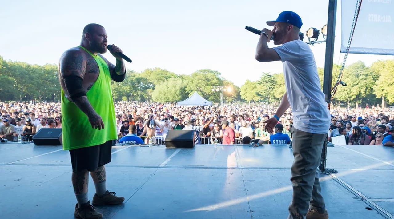 <b><u>BRIC Celebrate Brooklyn!</u></b>
<u> </u> Se lleva a cabo todos los veranos en el Lena Horne Bandshell de Prospect Park. 
<br>
<br>
<b><a href="https://www.bricartsmedia.org/2023-bric-celebrate-brooklyn" target="_blank">El cartel de este año</a></b> incluye actuaciones gratuitas de NxWorries, (24 de junio); Kelela (8 de julio); Marcia Griffiths (15 de julio); The Wallflowers (27 de julio); Jorge Drexler (3 de agosto) y The Head and the Heart (24 de agosto).
<br>