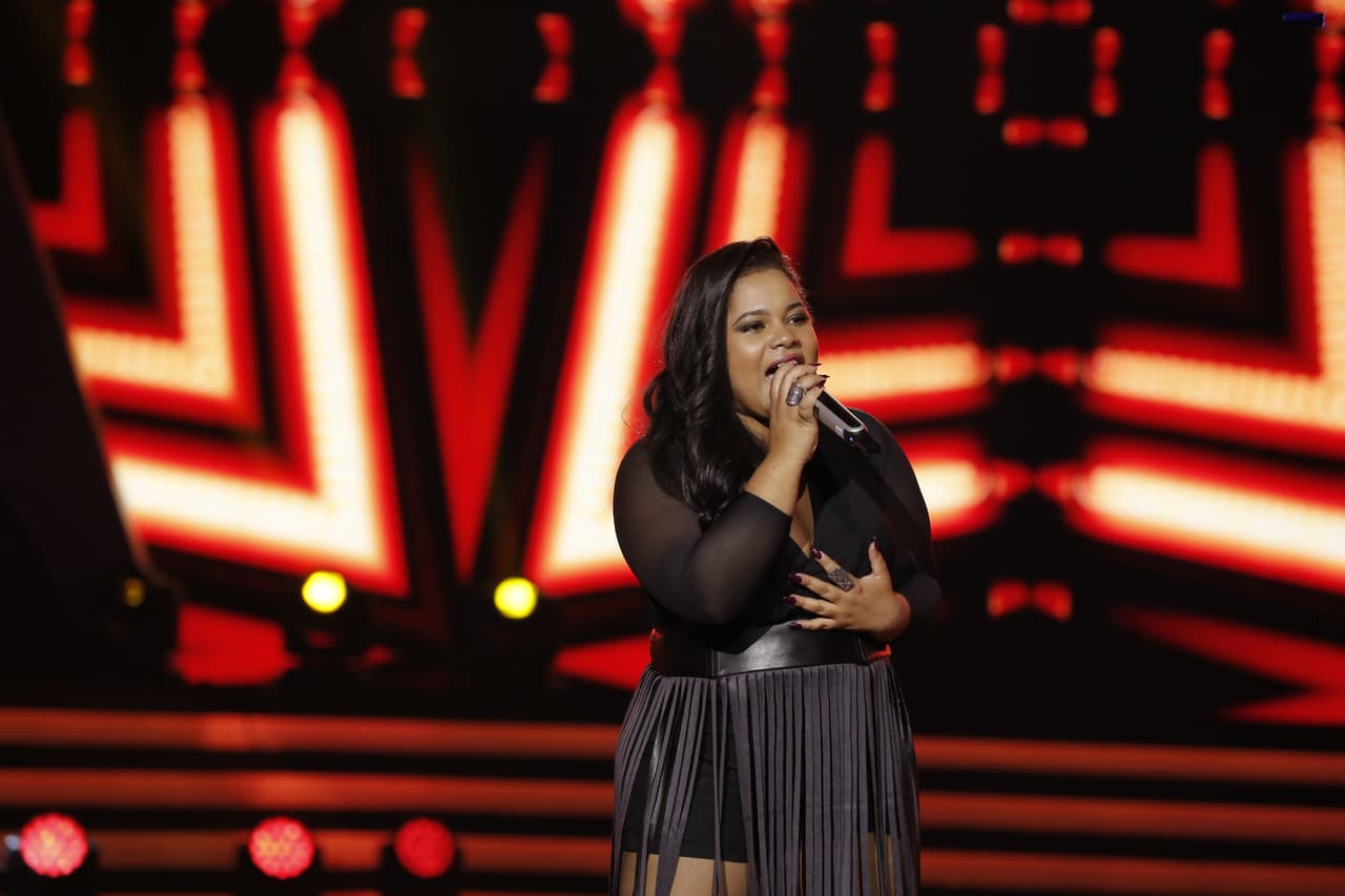 Jacqueline por su parte, cantó 'Cómo Duele El Silencio'.