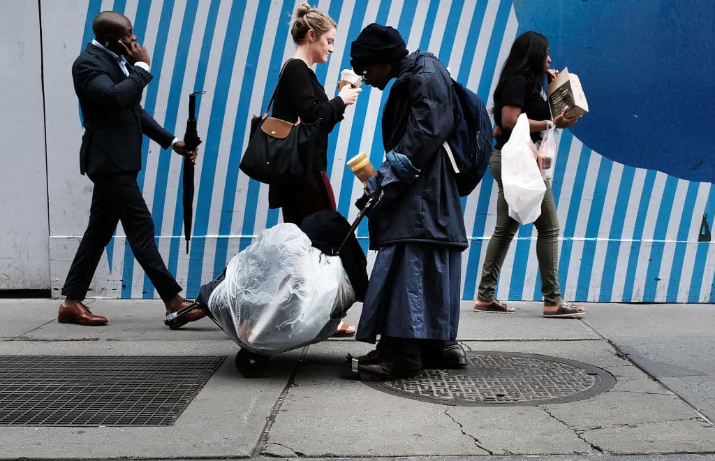 El Departamento de Servicios para los Desamparados de la ciudad de Nueva York contabilizó 3,892 indigentes en las calles en una noche de febrero. La cifra difundida este mes traza un panorama de uno de los problemas sociales que la administración de Bill de Blasio ha buscado atajar.