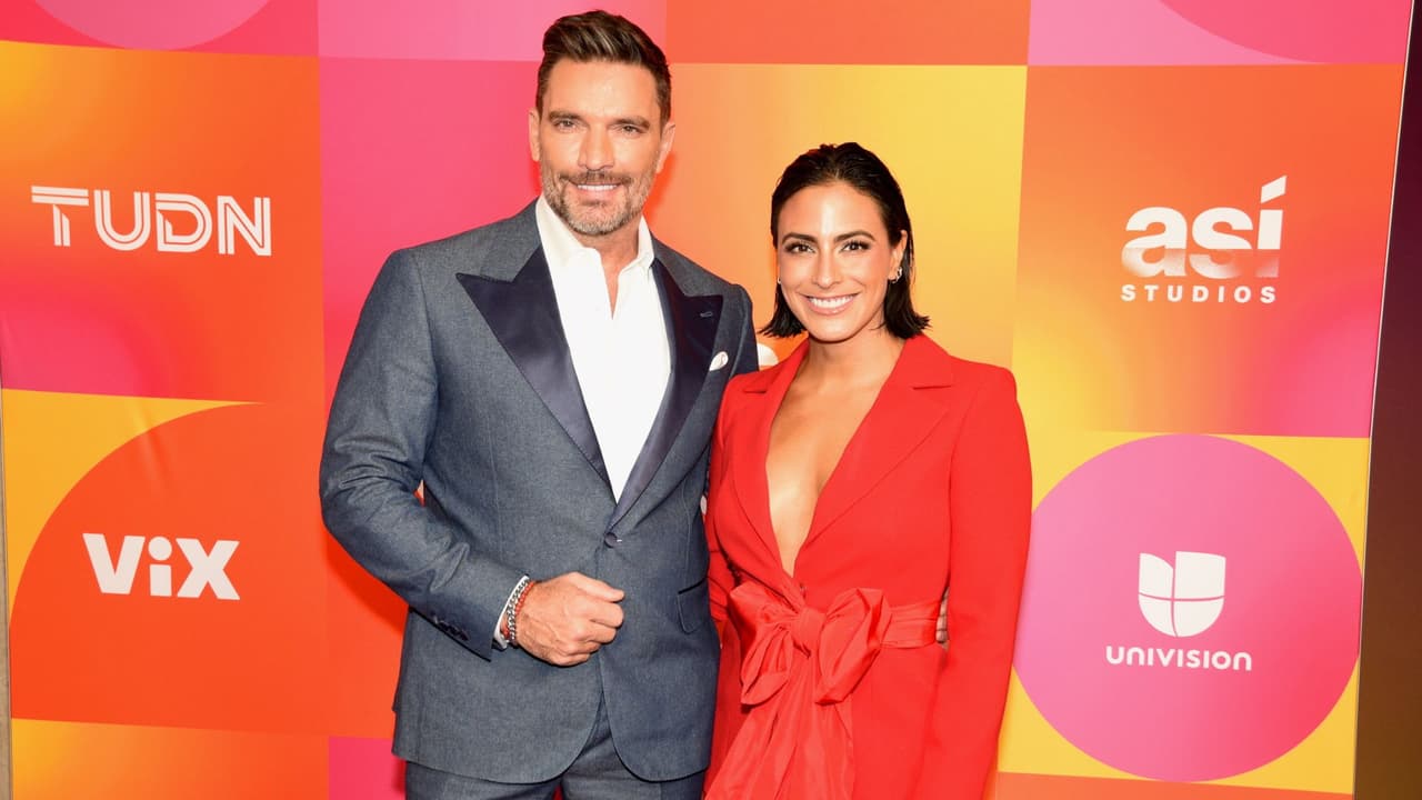 Julián Gil se rompe ante la confesión de su esposa Valeria Marín sobre tener hijos
