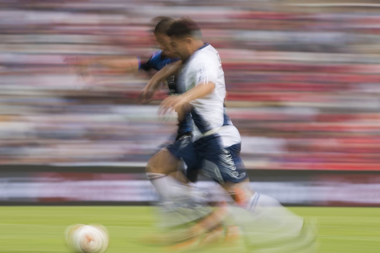 Fue un partido cerrado, de pocas llegadas y que no estuvo excento de polémicas arbitrales.