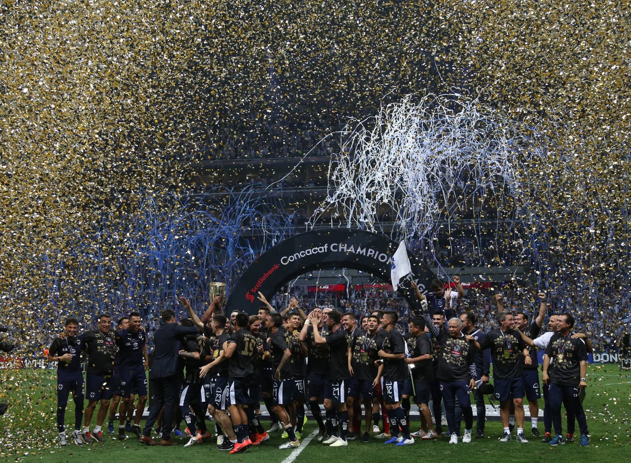 Así se vivieron los festejos de los Rayados del Monterrey tras imponerse en la Final de la Liga Campeones a los Tigres de la UANL en el Estadio BBVA.