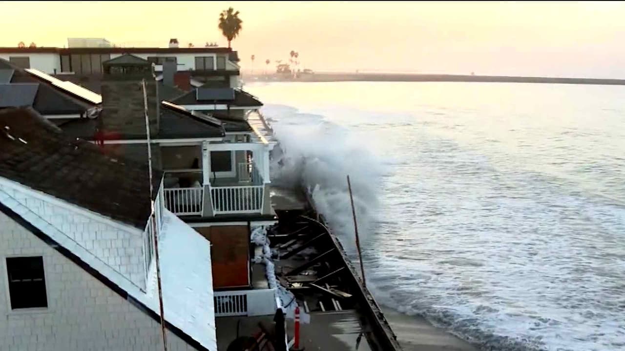 Long Beach en alerta por oleaje alto y peligroso: hay casas en riesgo frente al mar