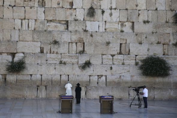 Considerado por la tradición judía el edificio más bello del mundo, en su interior se conservaba el arca de la alianza y otros objetos de culto.