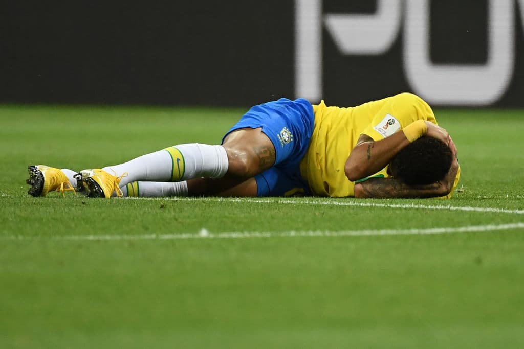 En los primeros minutos tuvo una situación tras una falta en la que Fellaini lo golpeó y parecía que de nuevo sería protagonismo por su presencia exagerada en el césped.