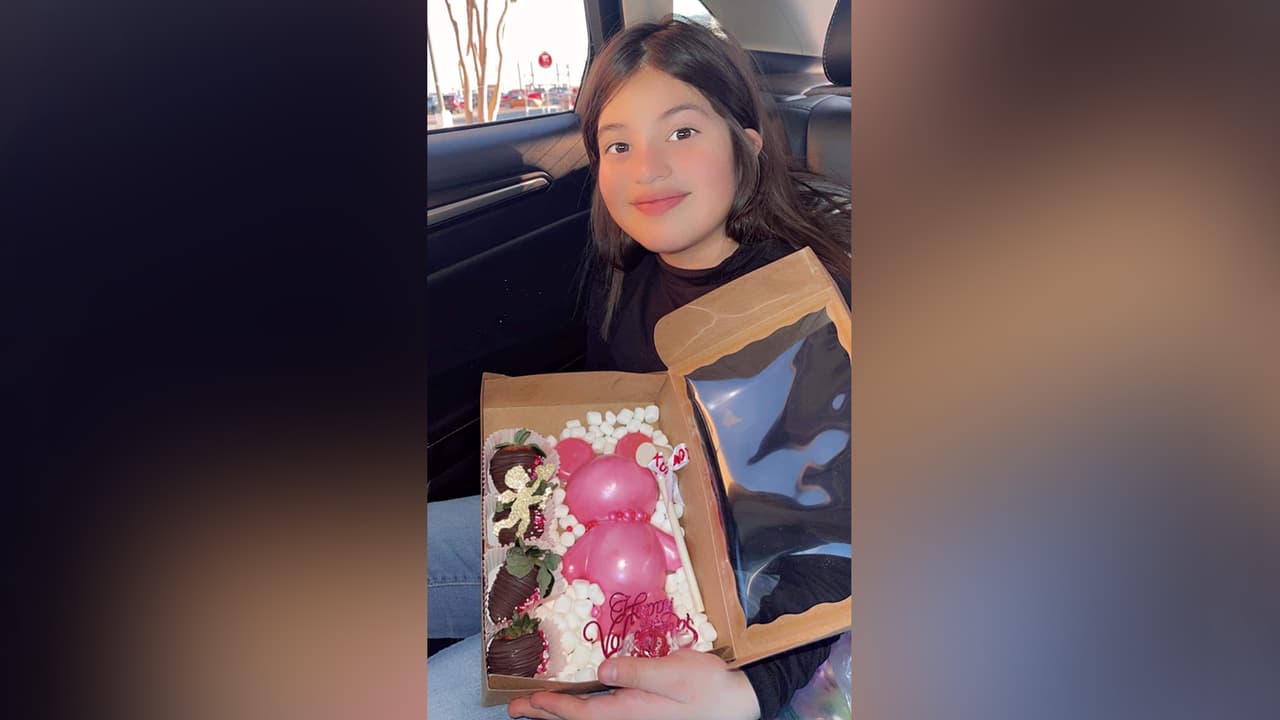 El padre confirmó que la menor será desconectada del respirador artificial que la mantiene con vida. "Como padre sé que murió en mis brazos anoche. Justo cuando ocurrió el tiroteo. Tiene muerte cerebral. La van a desconectar pronto, los médicos sólo la ayudan a respirar con máquinas en este momento", dijo a Univision 45.