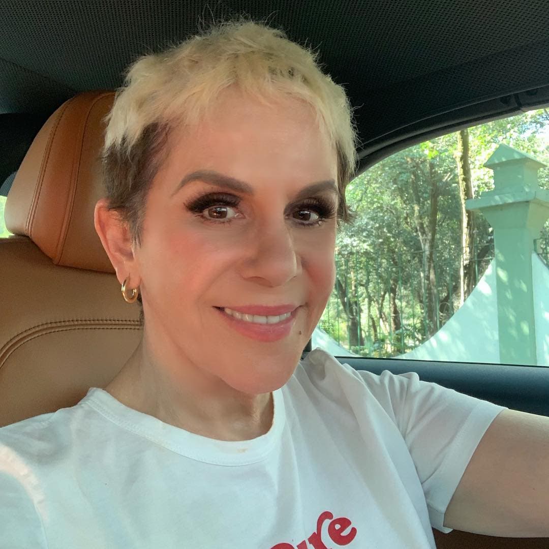 En 2001, Rebecca Jones protagonizó al lado del fallecido actor Eduardo Palomo la película 'El misterio del Trinidad', la cual estuvo nominada a 10 premios Ariel, mismos que otorga la Academia Mexicana de Ciencias y Artes Cinematográficas.