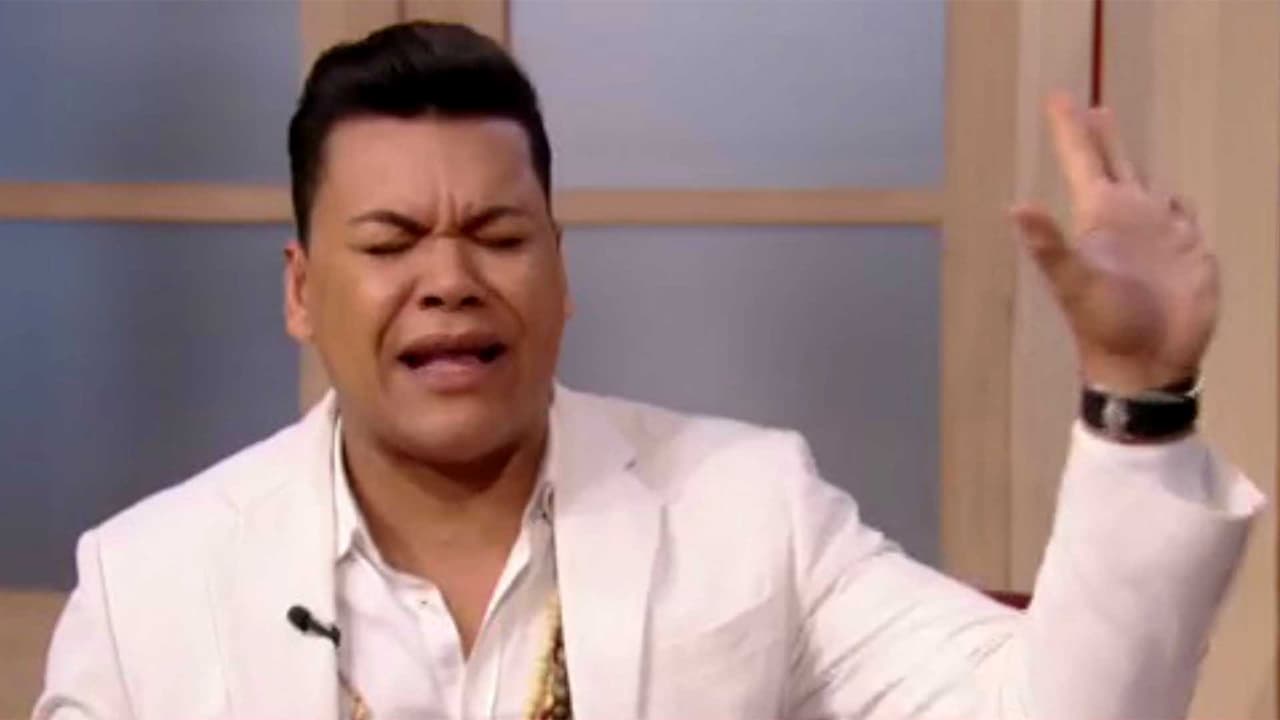"¡Espérate!": el Niño Prodigio interrumpe su entrevista al recibir un mensaje para los hijos de Juan Gabriel