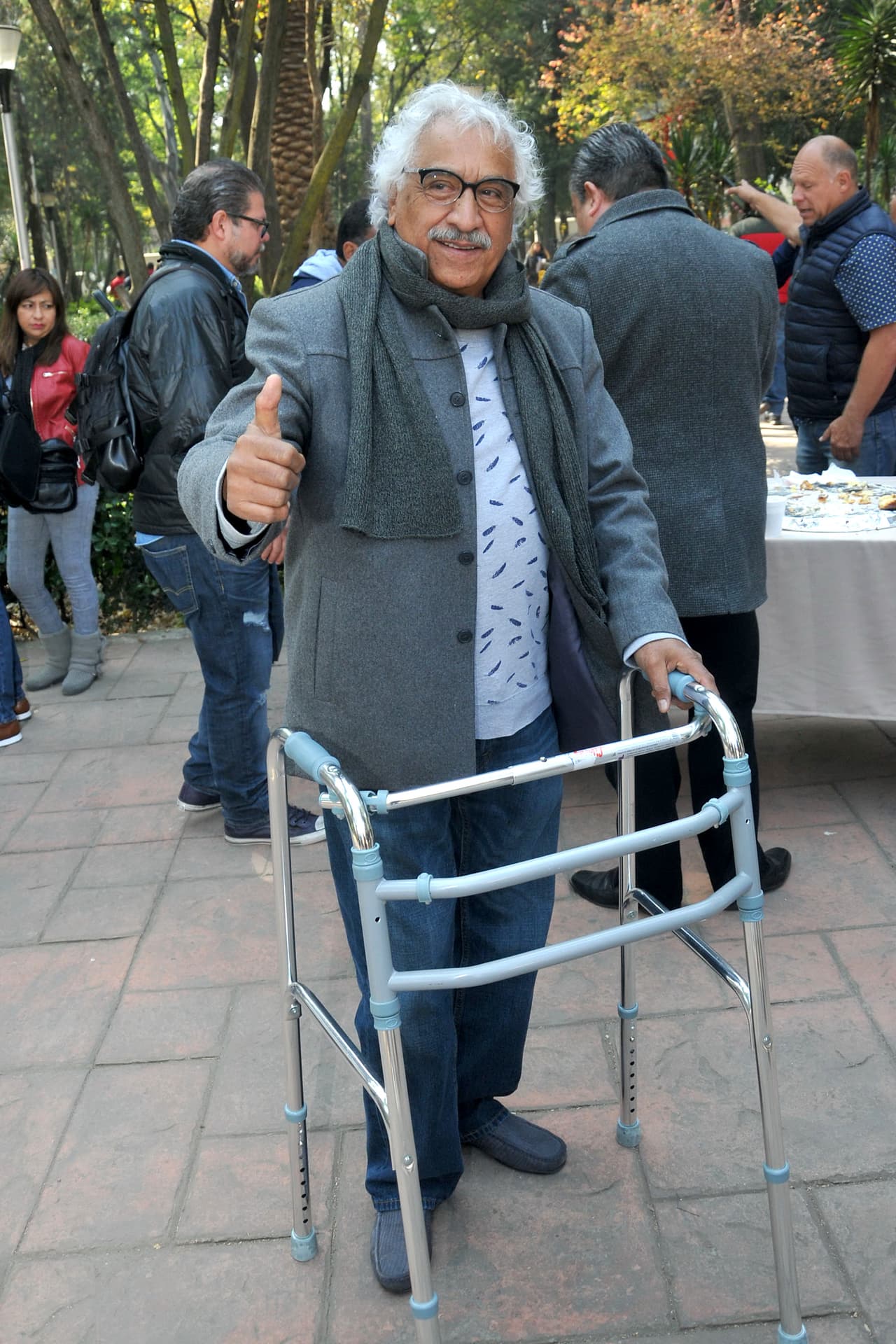 “De pronto te entra que eres muy grande, yo tengo 78 años, y dices, pues ella tiene 43, pero ahí la que decide es la pareja, ¿no? Si la pareja dice, 'a mí no me importa'”, comentó.