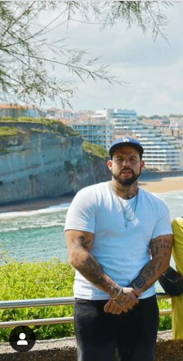 En su cara solo quedan las marcas del proceso que sufrió para que quedaran eliminados.