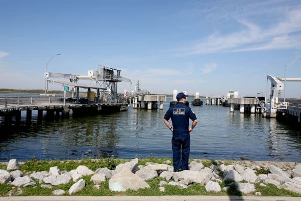 Continúan las labores de limpieza tras derrame de petróleo