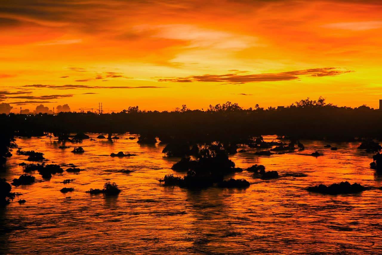 Las autoridades recomiendan a la población estar atentos a deslaves, desbordamiento de ríos e inundaciones en carreteras.