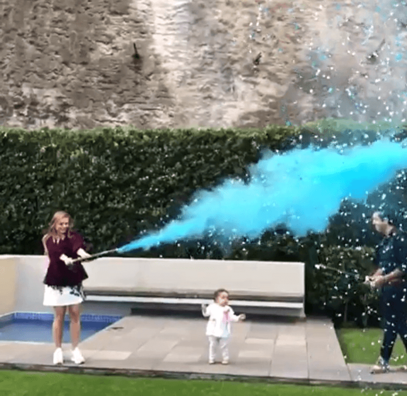 La actriz compartió la noticia el 20 de octubre pasado con un video en el que junto a su esposo, Rodrigo Moreira, descubre que está en espera de un niño.