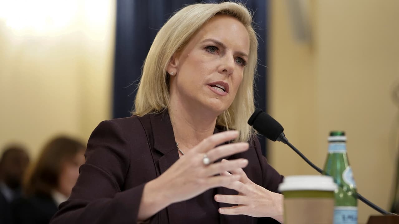 El gobierno pide al Congreso poder deportar más rápido a los niños migrantes no acompañados