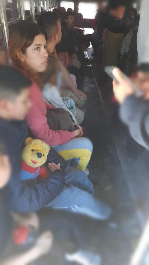 Encuentran vivos a los 31 migrantes secuestrados de un autobús en México