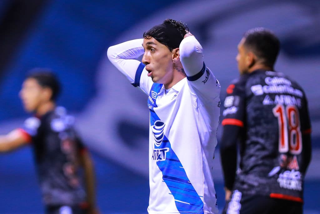 El volante estará varios años más con La Franja y expresó su alegría por la renovación de su contrato.