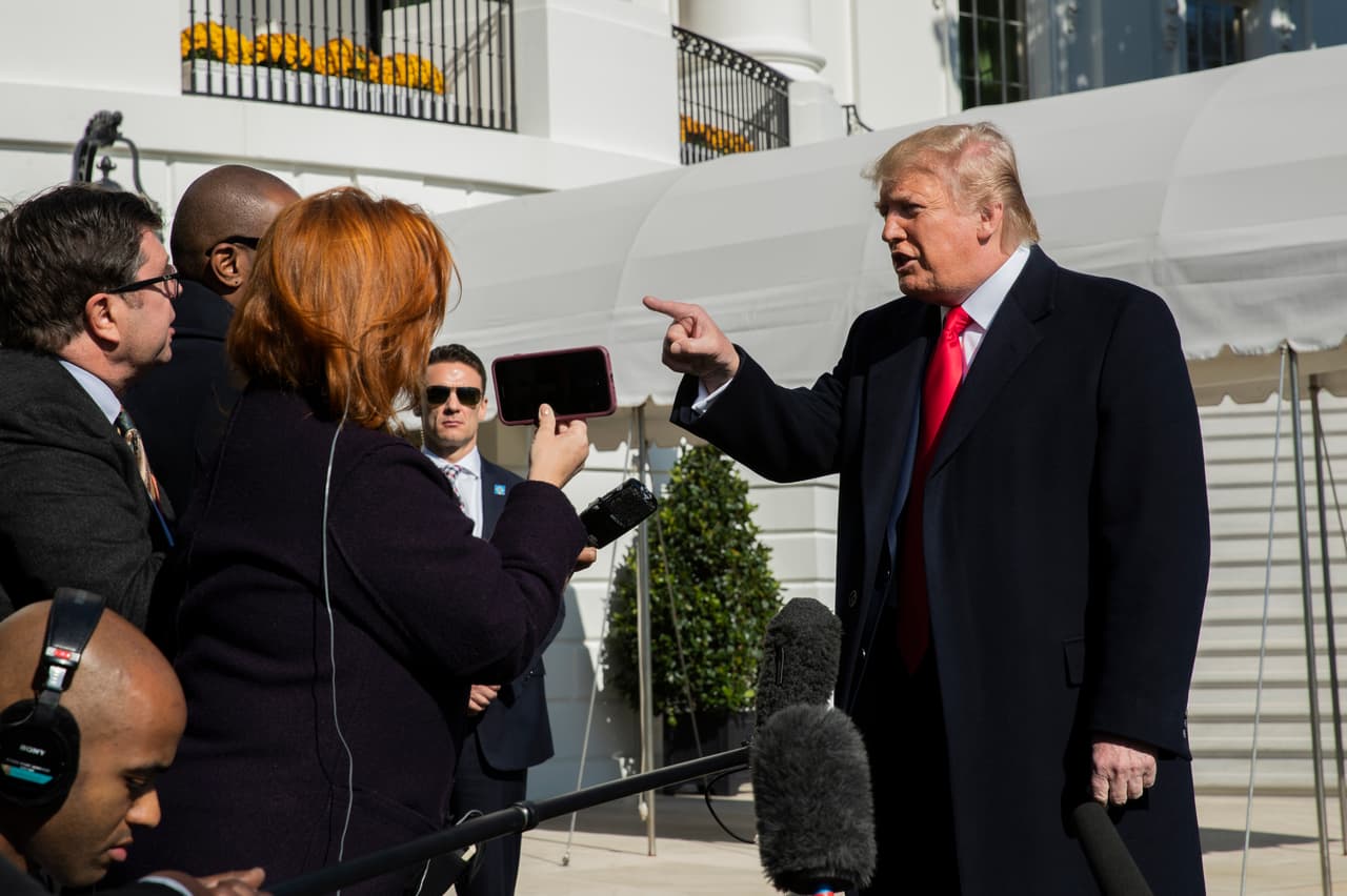 El presidente Donald Trump a su llegada a la Casa Blanca el domingo.