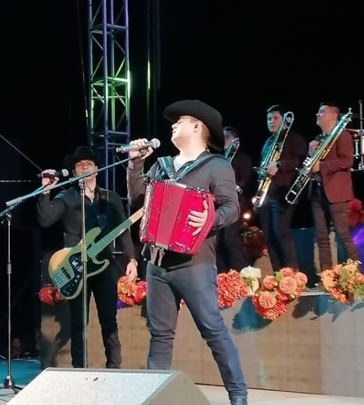 Y justamente sobre el tema de la muerte, el artista promueve actualmente su disco 
<b><a href="https://www.youtube.com/watch?v=CAWT8EPmCA8" target="_blank">'El día de los muertos'</a></b> y en la entrevista compartió cuáles canciones le gustaría que le tocaran en su funeral.