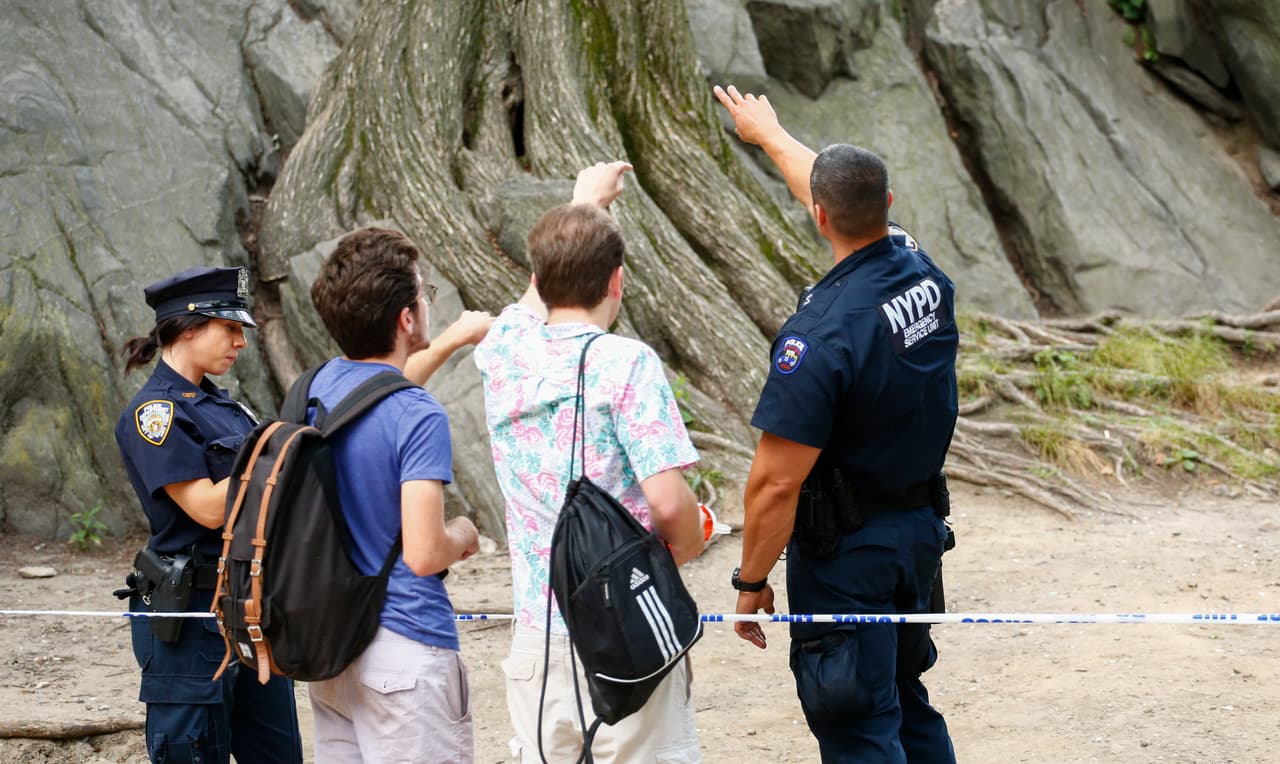 Algunos turistas comenzaron a pedir información de seguridad.