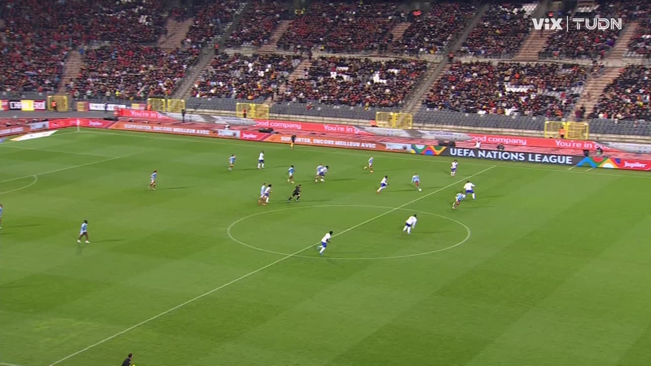 ¡Bélgica perdona! Tielemans falla penal de manera increíble