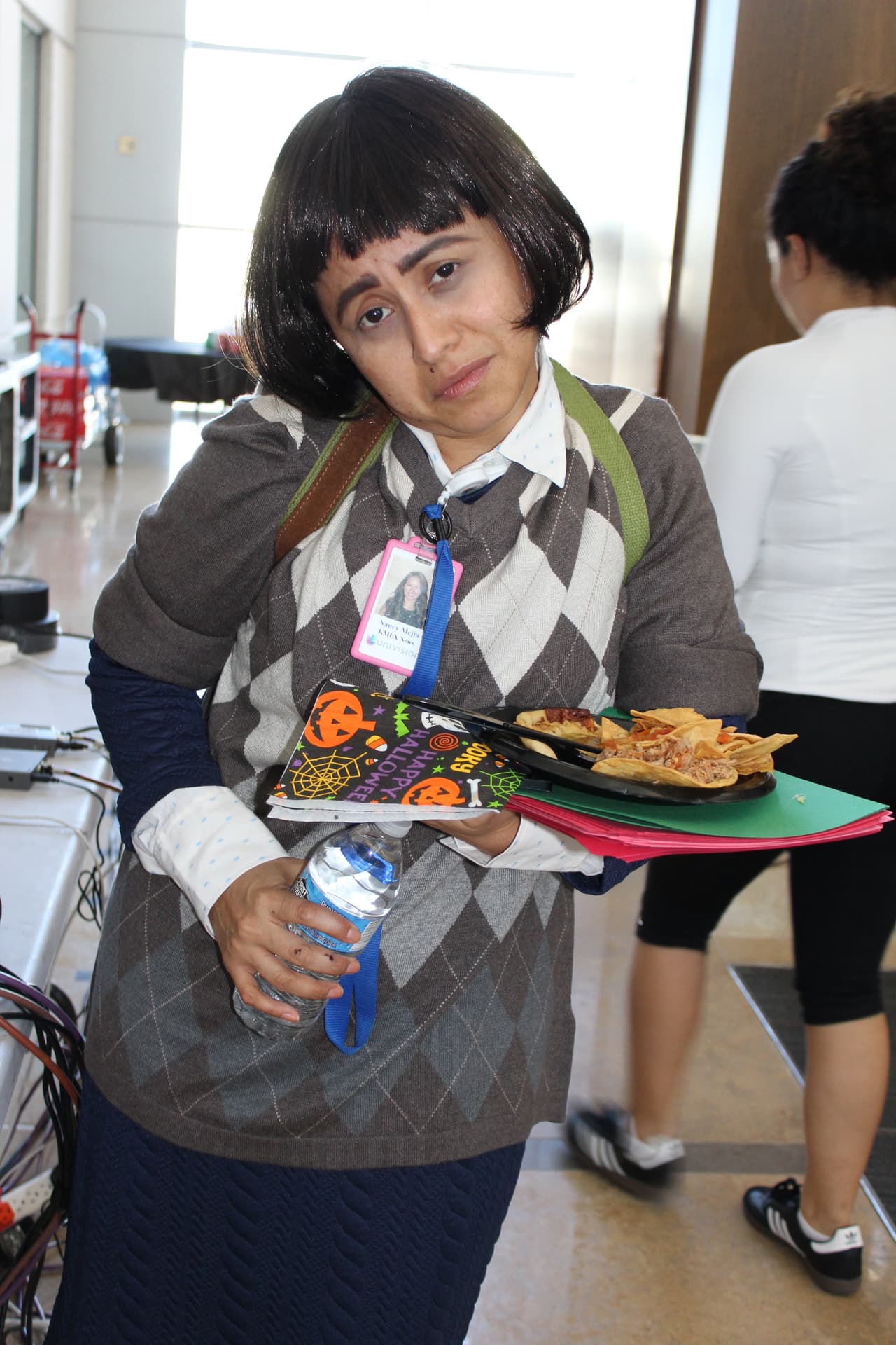 El equipo de Univision Los Angeles festejó Halloween a lo máximo y la gran fiesta contó con la presencia de personajes de la talla de Pitbull, Paquita la del Barrio, Donald Trump y hasta El Chapo.