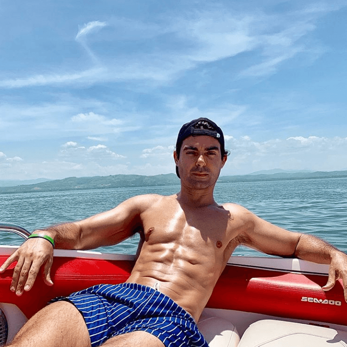 Su noviazgo comenzó en el año 2000 y terminó en 2005. Siete años después del rompimiento ofreció una entrevista en la que confesó que aunque al principio su suegra, Lupita D'Alessio, no estuvo muy de acuerdo con la relación, después se hizo a un lado y lograron mantener una muy bonita relación.