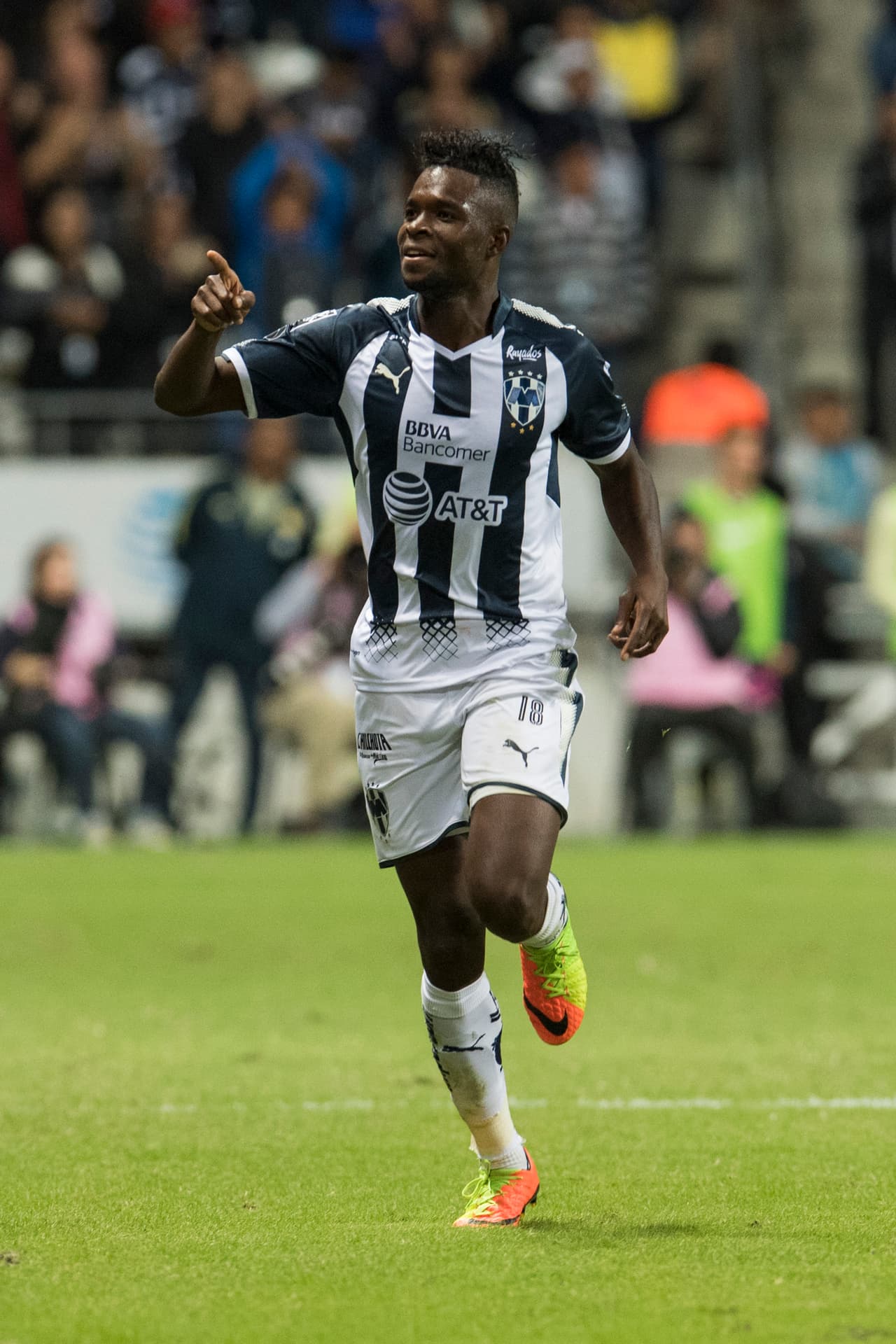 Monterrey es sin duda el mejor equipo del torneo y hoy lo demostró venciendo a las Águilas del América en duelo en lo más alto de la tabla.