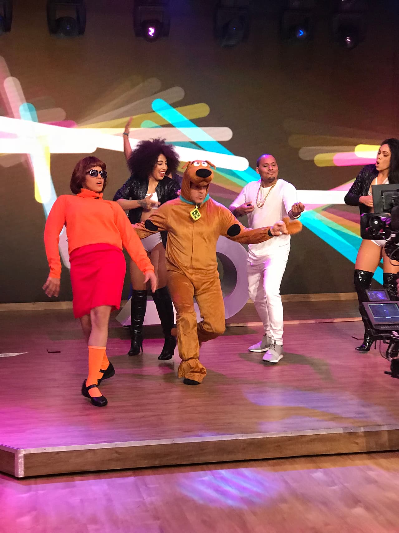 Scooby no podía faltar para cerrar el baile.