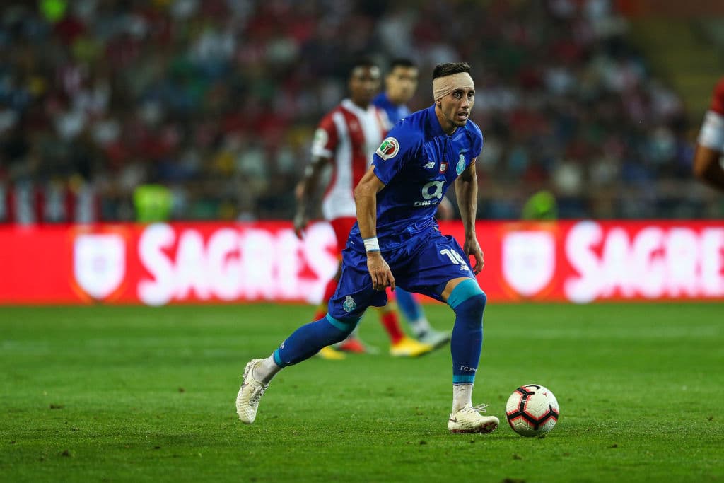 Héctor Herrera vive una nueva etapa con el equipo luso y es el gran líder en el mediocampo, en donde juega así tenga que hacerlo vendado.