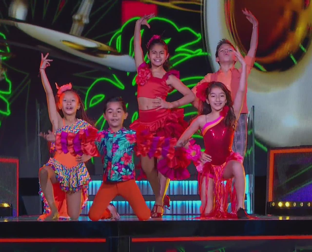 El quinto show de Pequeños Gigantes arrancó con un duelo de mambo. Al son de 'Mambo Jambo' de Pérez Prado, Gabrielly, Jazlyn, Marcela, Diego y Patricio se midieron para obtener dos puntos para su escuadrón.