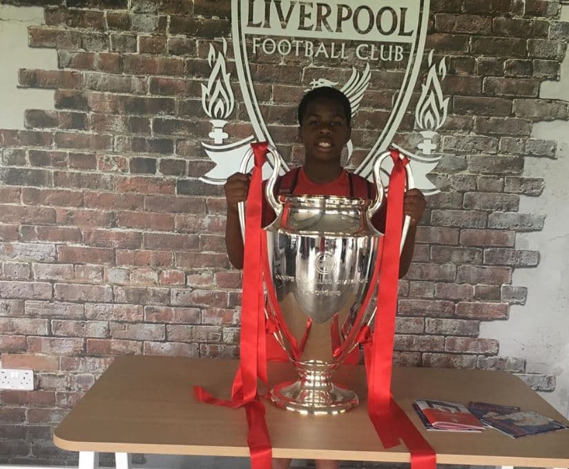 Maynor Figueroa presume nivel de su hijo Keyrol en Liverpool