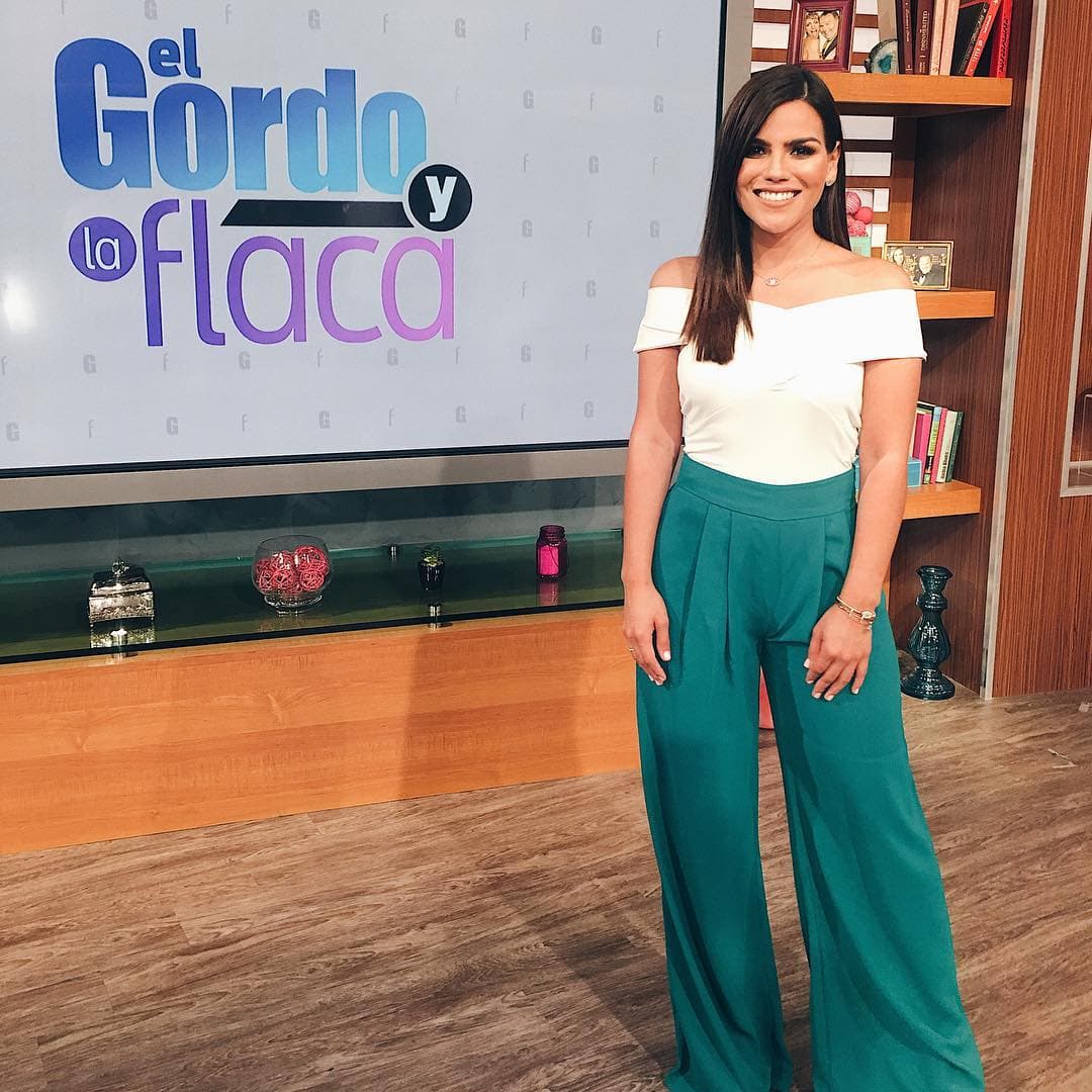 Su profesionalismo y carisma, la llevó a debutar en El Gordo y La Flaca el 4 de agosto de 2017, para llevar la sección de deportes. “Feliz de compartirles que desde hoy llevaré los deportes a El Gordo y La Flaca. Gracias Mariela por creer en mí y darme esta gran oportunidad”, comentó al pie de esta imagen que publicó en esa fecha.
