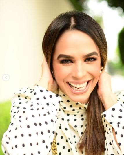 Así lo compartió la protagonista de la telenovela 'Camila' en su cuenta de Instagram, donde publicó una imagen con la que dejó en evidencia que tanto ella como Eduardo, se encuentran en los preparativos para celebrar sus 'bodas de plata'.