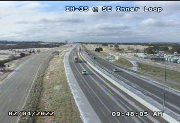 De acuerdo con el Servicio Nacional de Meteorología, 
<a href="https://www.univision.com/local/austin-kakw/hielo-negro-la-preocupacion-de-las-autoridades-en-el-centro-de-texas-tras-la-caida-de-nieve-en-las-carreteras-video">el hielo negro o ‘black ice’</a> es definido como parches de hielo en las carreteras y otras superficies de transporte que no se pueden ver fácilmente.