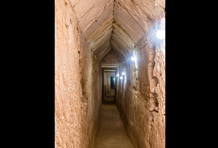 La historia de la dominicana que descubrió el túnel que podría conducir a la tumba de Cleopatra