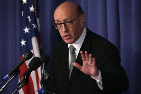 Kenneth expuso los detalles del programa de compensación de la marca de autos GM en EEUU.